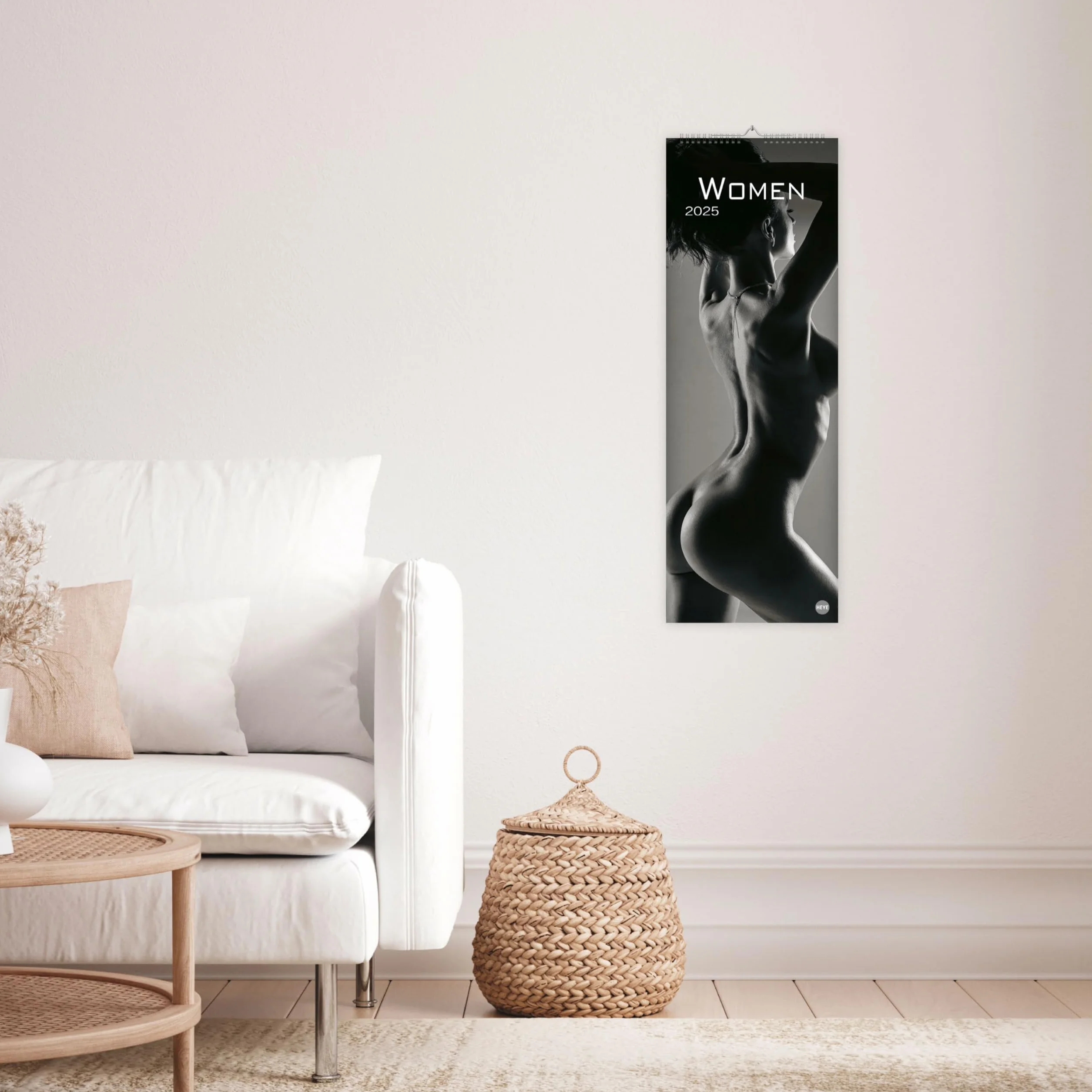 Women Vertical Kalender 2025: Länglicher Kalender mit sinnlichen Fotos schöner Models, kunstvoll in Szene gesetzt von Spitzenfotograf:innen. Jahres-Wandkalender 2025.